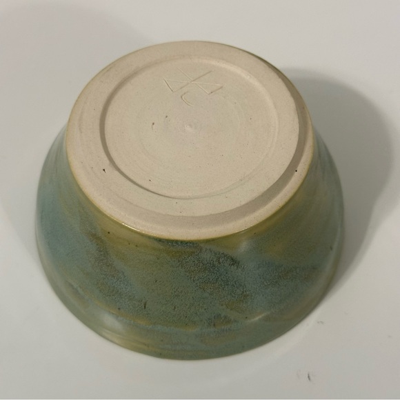 Handmade small stoneware bowl, tan and teal with decorative design - Picture 5 of 6